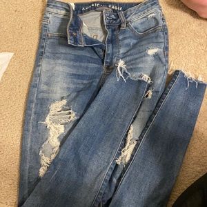 Cute ripped skinny jeans